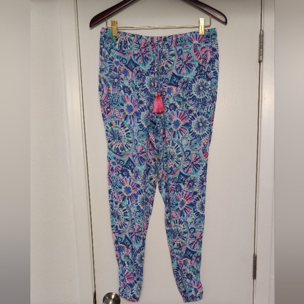 LILLY PULITZER "THE SWIM" PRINT PIPER JOGGER W/ TASSELS